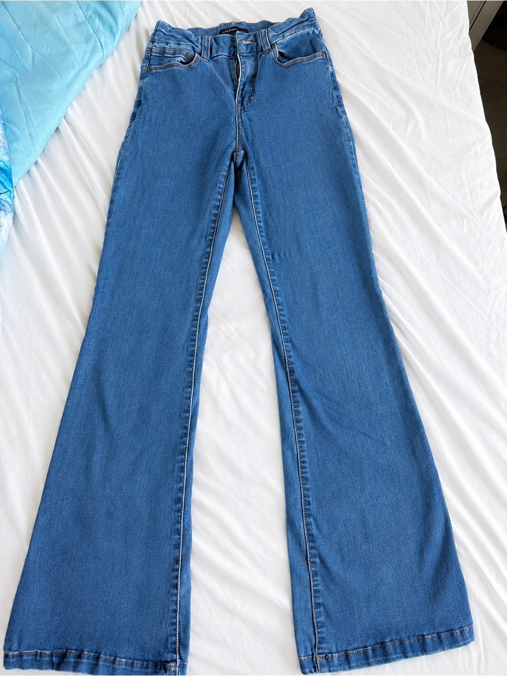 Sincerely Jules High Rise Flare Jeans Size 25 Light Wash Stretch Denim - Picture 2 of 6